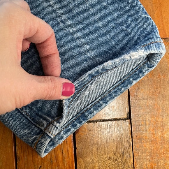 Abercrombie High Rise Mom Jean - Picture 11 of 15